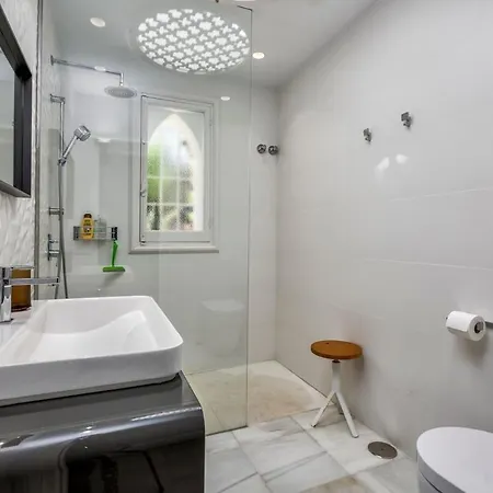 Beachfront Golden Mile * Μαρμπέλλα